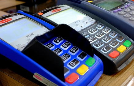 Manfaat Mesin EDC untuk Merchant BCA yang Punya Toko Offline